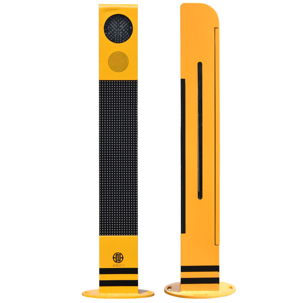 Poste de luz peatonal con pantalla modular