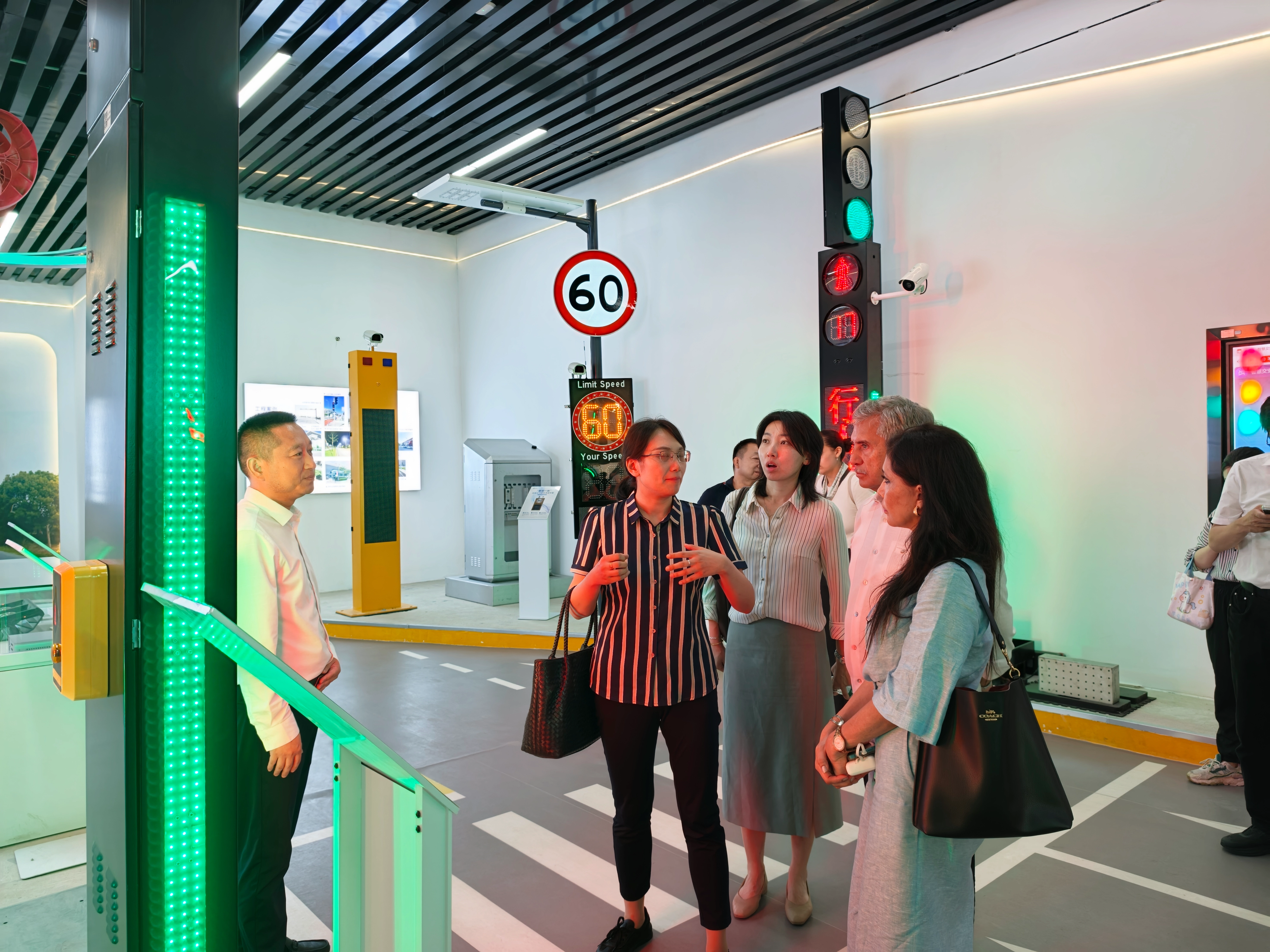 Delegación de Cuernavaca, México visita FAMA para inspección e intercambio in situ